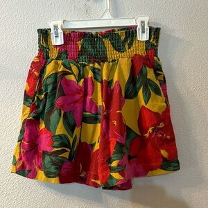C&C California floral elastic waist linen shorts size small